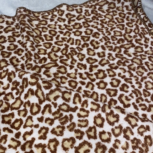Leopard print fleece blanket - Picture 3 of 3